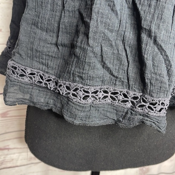 Free People Black Crocheted Neck Loose Fit Tank Sz XS! - Picture 3 of 7